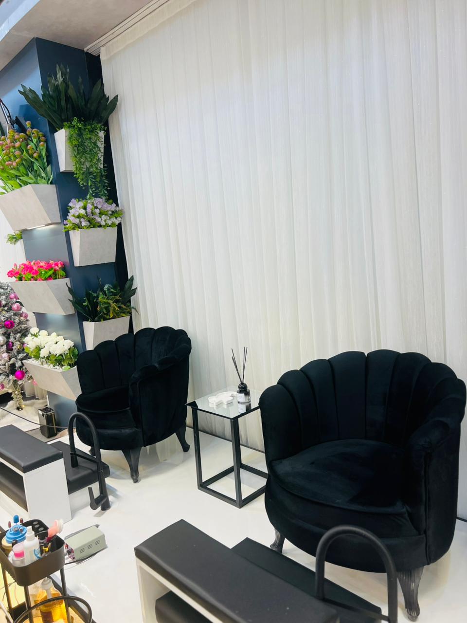 Orlina nails